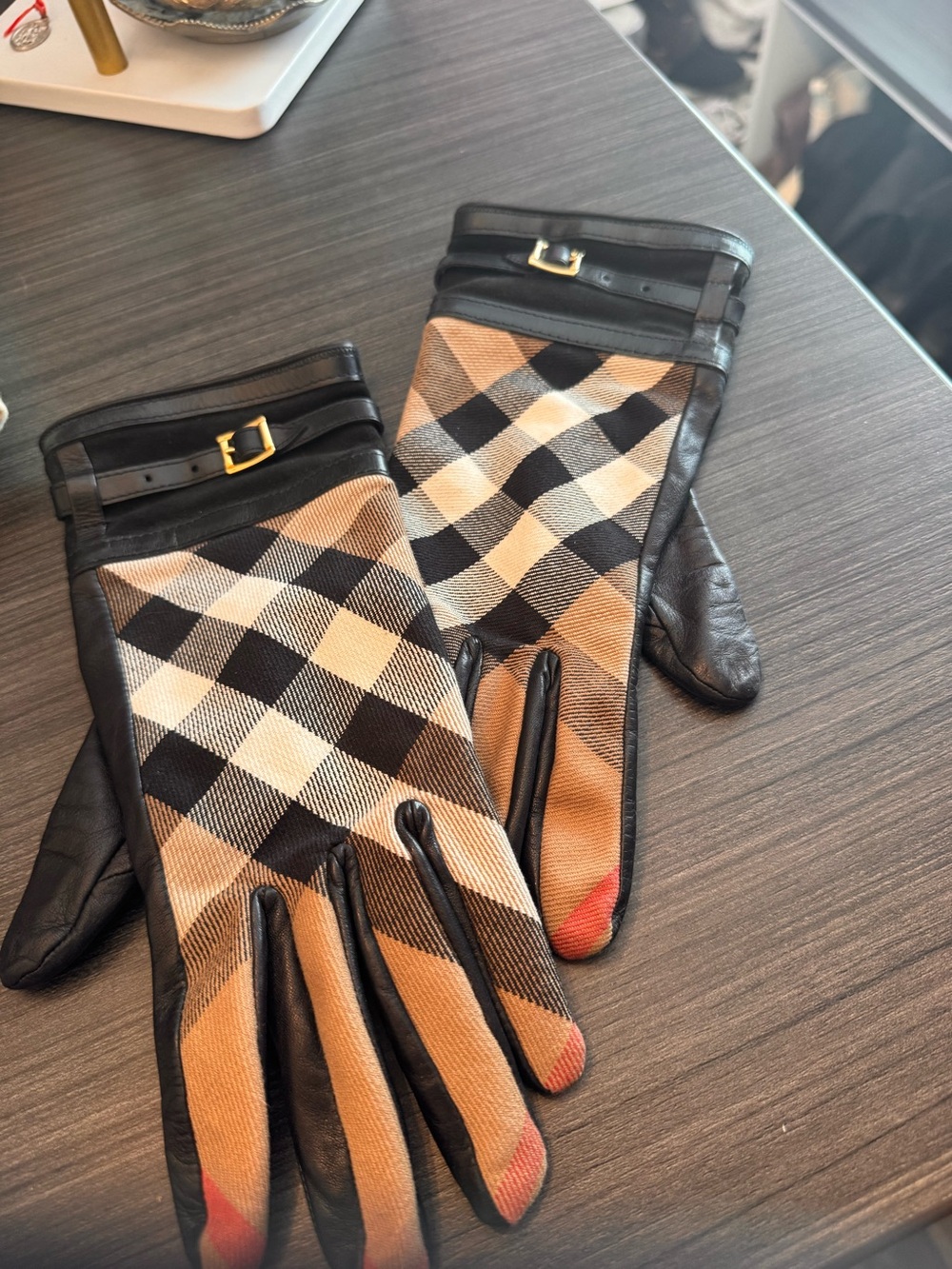 Burberry Black Leather Women's Gloves
